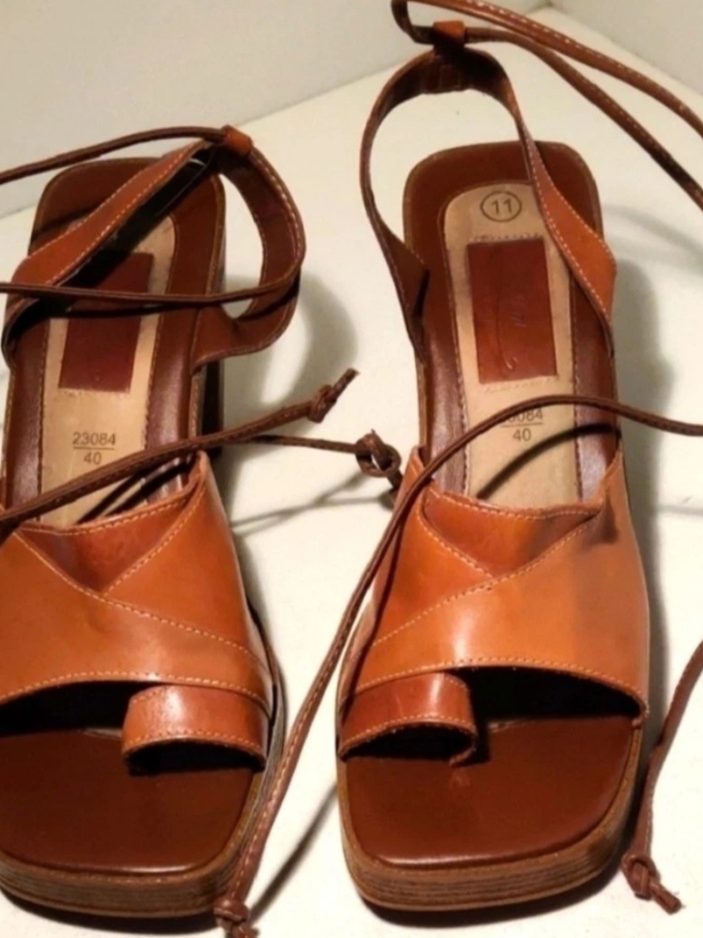 Fioni Women's 11/40 Leather Ankle Wrap Slingback Plastic  Block Heels...New